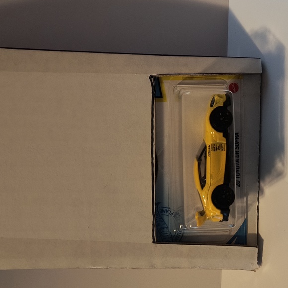 d9 hot wheels 20 toyota gr  supra with shipping protector - Picture 4 of 4
